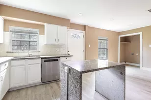 517 Thompson St, Irving, TX 75061 - Photo 11