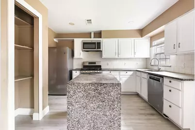 517 Thompson Street, Irving, TX 75061 - Photo 9