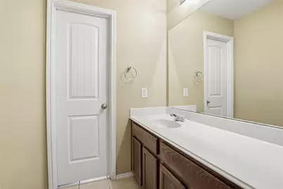 704 Rolling Hills Lane, DeSoto, TX 75115 - Photo 35