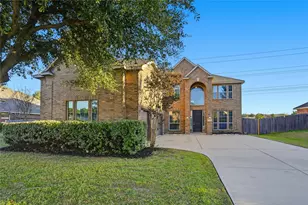 704 Rolling Hills Ln, DeSoto, TX 75115 - Photo 1