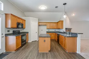 304 Limestone Dr, Alvarado, TX 76009 - Photo 7