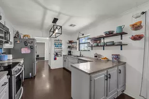 7633 S 3rd St Rd, Waco, TX 76706 - Photo 9