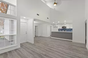 12816 Woodbend Ct, Dallas, TX 75243 - Photo 9