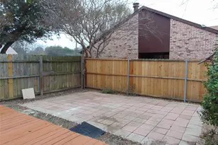 9402 Sugarberry Rd, Dallas, TX 75249 - Photo 9