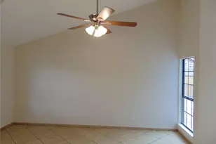 9402 Sugarberry Rd, Dallas, TX 75249 - Photo 23