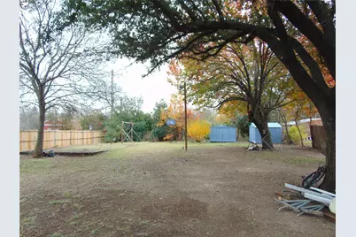 9402 Sugarberry Road, Dallas, TX 75249 - Photo 11