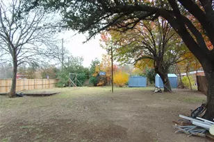 9402 Sugarberry Rd, Dallas, TX 75249 - Photo 11