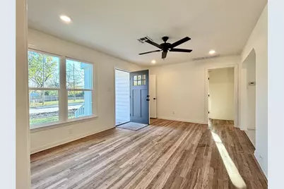 1104 W 10th Street, McGregor, TX 76657 - Photo 5