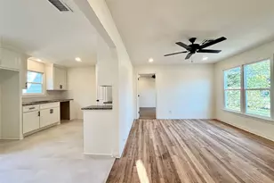 1104 W 10th St, McGregor, TX 76657 - Photo 7