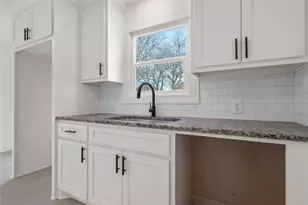 1104 W 10th St, McGregor, TX 76657 - Photo 11