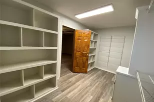 6809 Red Fox Ct, Granbury, TX 76049 - Photo 17