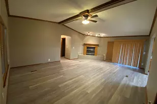 6809 Red Fox Ct, Granbury, TX 76049 - Photo 3