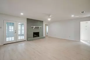 7325 Trimble Dr, Fort Worth, TX 76134 - Photo 7