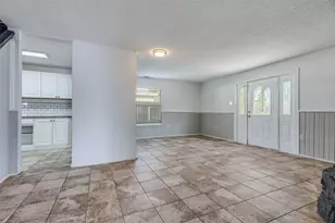 1921 Pelican Dr N, Pelican Bay, TX 76020 - Photo 3