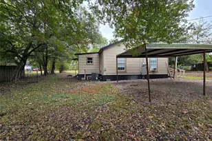 240 S College St, Deport, TX 75435 - Photo 3