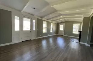 323 E Grand St, Whitewright, TX 75491 - Photo 3