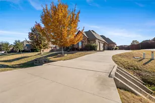 1317 Bluff Springs Dr, Fort Worth, TX 76052 - Photo 5