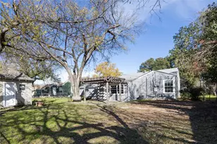 817 Edgefield Rd, Fort Worth, TX 76107 - Photo 11