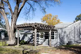 817 Edgefield Rd, Fort Worth, TX 76107 - Photo 9