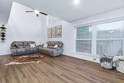 2421 Warrington Drive, Grand Prairie, TX 75052 - Photo 3