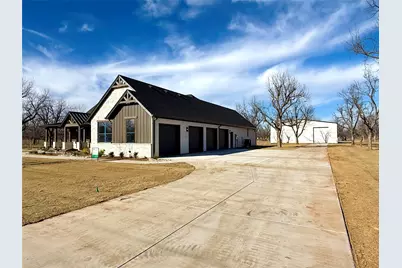 1642 Earhart Drive, Granbury, TX 76049 - Photo 5