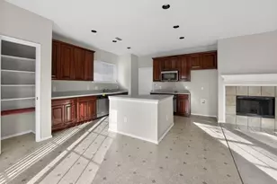 2139 Matagorda Ln, Grand Prairie, TX 75052 - Photo 11