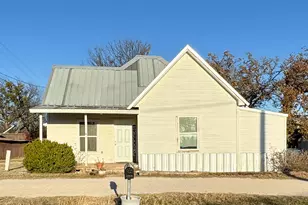 705 Ave A, Cisco, TX 76437 - Photo 3