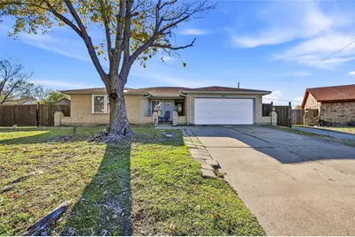 5011 Prairieview Court S, Arlington, TX 76017 - Photo 1