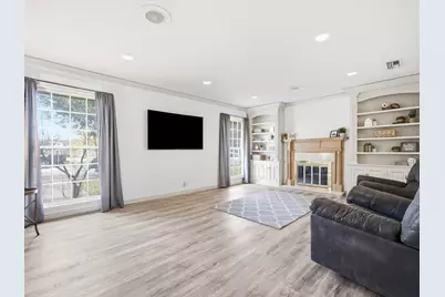 3514 Shady Valley Drive, Pantego, TX 76013 - Photo 11