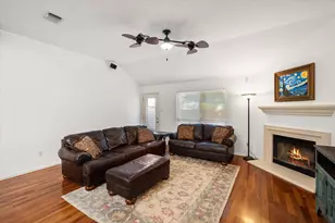 1608 Crestmeadow Ln, Mansfield, TX 76063 - Photo 23