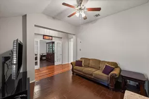 1608 Crestmeadow Ln, Mansfield, TX 76063 - Photo 7