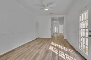 1010 E Main St, Gainesville, TX 76240 - Photo 5