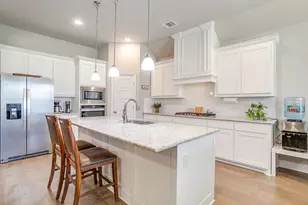 320 Ben Thomas St, Burleson, TX 76028 - Photo 15