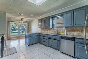 6729 Oliver Dr, North Richland Hills, TX 76180 - Photo 5