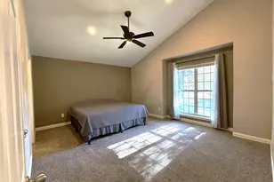 9461 Timberleaf Dr, Dallas, TX 75243 - Photo 17