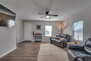 511 Wyatt St, Waxahachie, TX 75165 - Photo 3