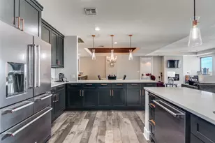 1505 Elm St, Dallas, TX 75201 - Photo 7