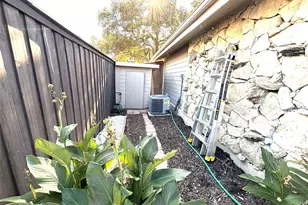 9461 Timberleaf Dr, Dallas, TX 75243 - Photo 23