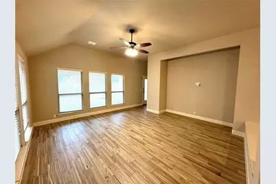 550 Lily Street, Crowley, TX 76036 - Photo 11