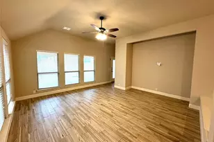 550 Lily St, Crowley, TX 76036 - Photo 11