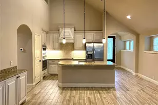 550 Lily St, Crowley, TX 76036 - Photo 7