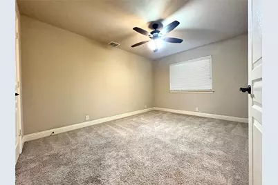 550 Lily Street, Crowley, TX 76036 - Photo 15