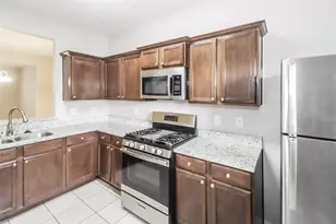 321 Misty Mountain Dr, Fort Worth, TX 76140 - Photo 5