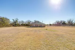 1000 County Rd 1105, Rio Vista, TX 76093 - Photo 27