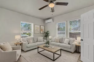 305 NW 23rd St, Fort Worth, TX 76164 - Photo 3