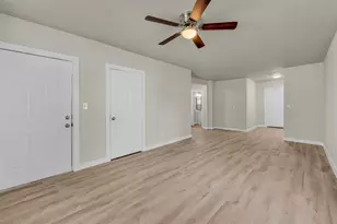 305 NW 23rd St, Fort Worth, TX 76164 - Photo 3