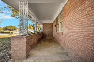 1618 University Dr, Arlington, TX 76013 - Photo 3