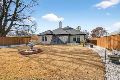 1314 S Grand Avenue, Gainesville, TX 76240 - Photo 27