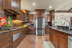 22074 Shady Grove Ct, Whitney, TX 76692 - Photo 11