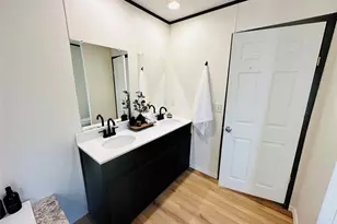 51 Spring Creek Cir, Grand Prairie, TX 75054 - Photo 21